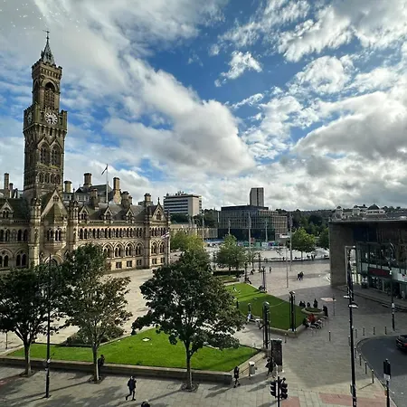 Centenary * Bradford (West Yorkshire)