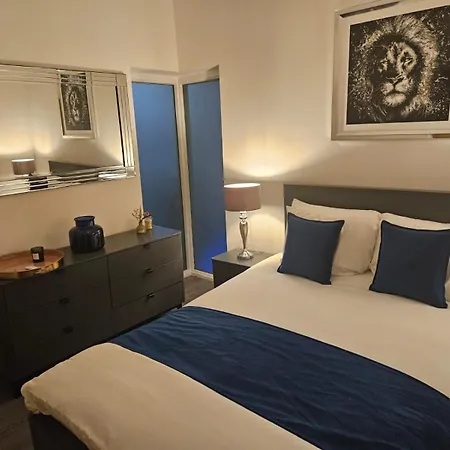 Centenary Apartamento *