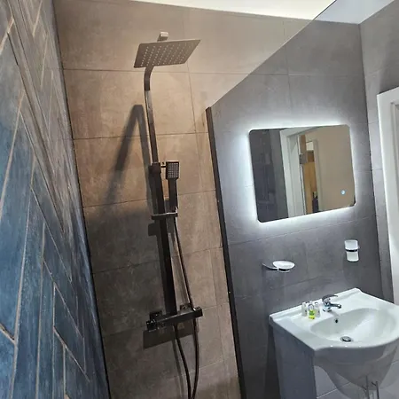 Centenary Apartamento *