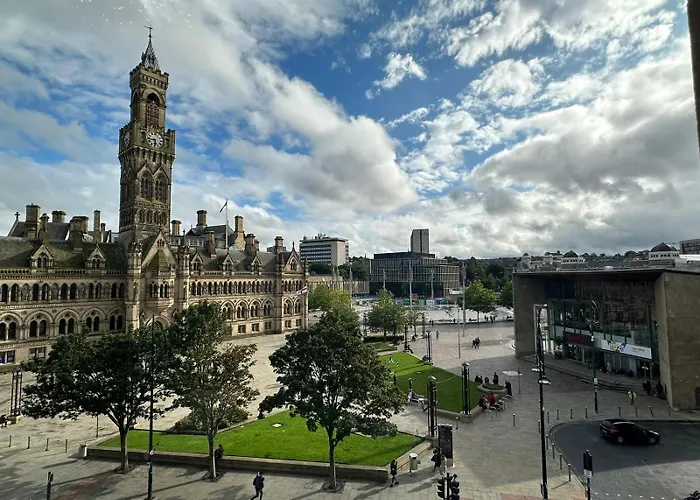 Centenary * Bradford (West Yorkshire)